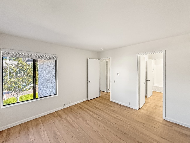 Building Photo - 4360 Vision Dr