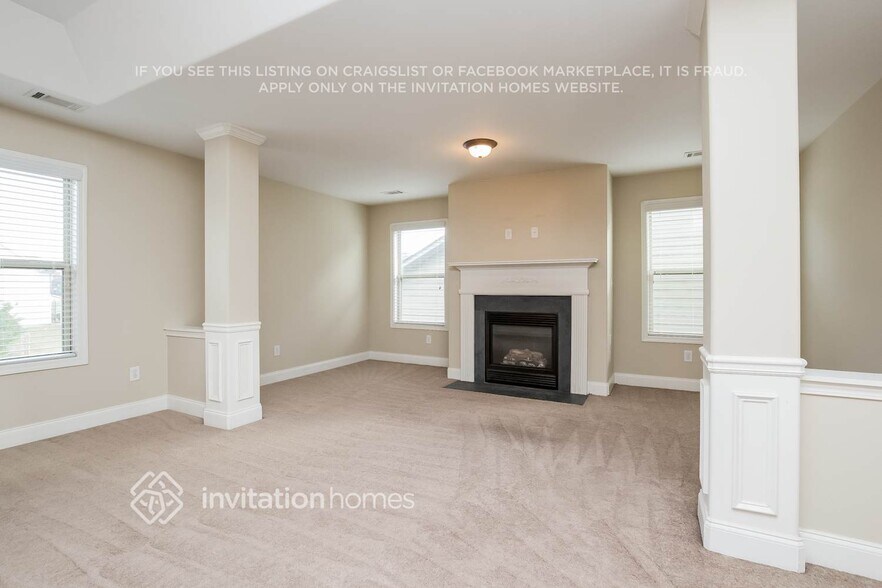Building Photo - 3827 Lake Haven Way
