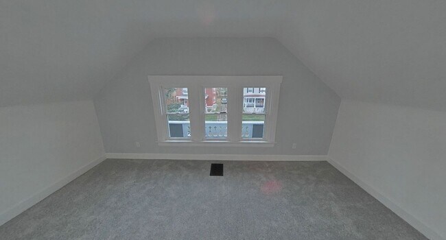 Building Photo - 2216 Burnet Ave