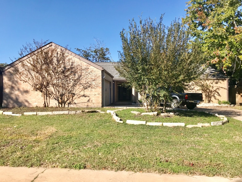 Building Photo - 15918 Red Willow Dr