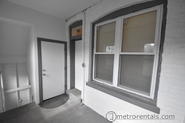 Enclosed Porch - 1029 N Wood St