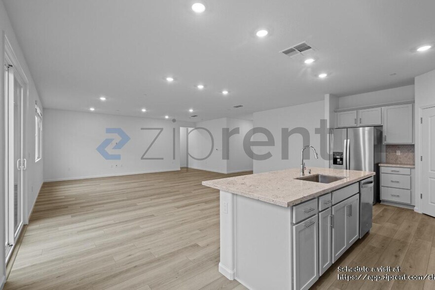 Building Photo - 2494 Zellerbach St