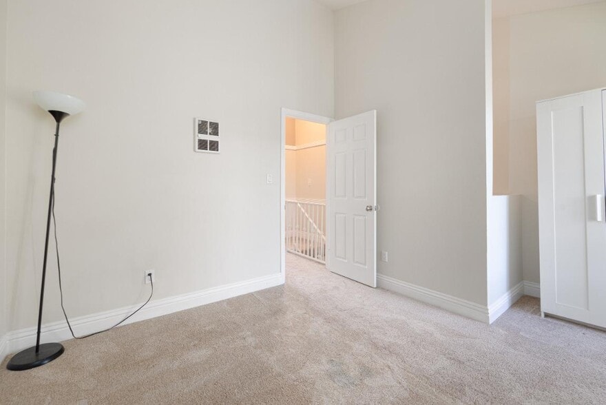 Building Photo - 10264 Maya Linda Rd