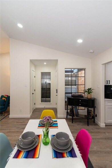 Building Photo - 1601 Faro Dr