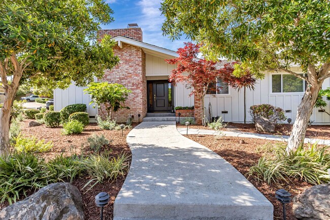 Building Photo - Executive Almaden Valley Home