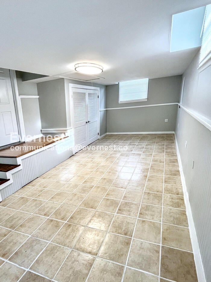 Building Photo - 5019 Suter Dr