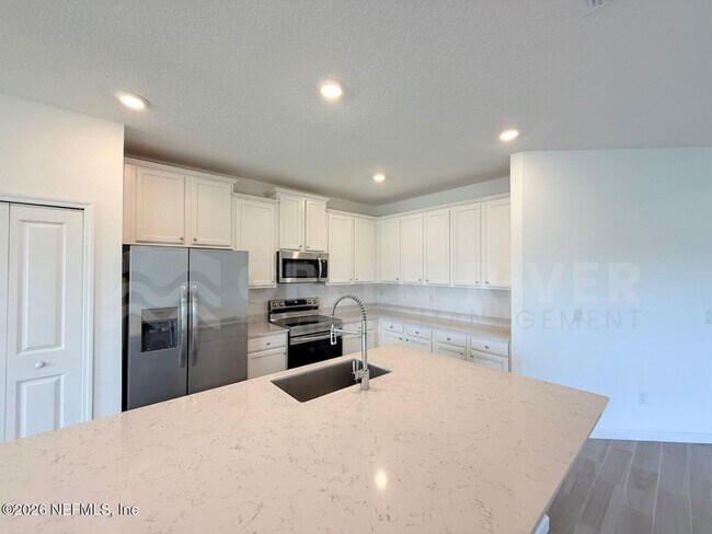 Building Photo - 2717 White Cedar Ln