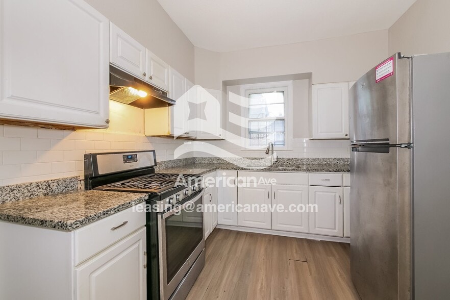 Building Photo - 115 N Topping Ave