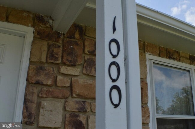 Building Photo - 1000 Kensington Way