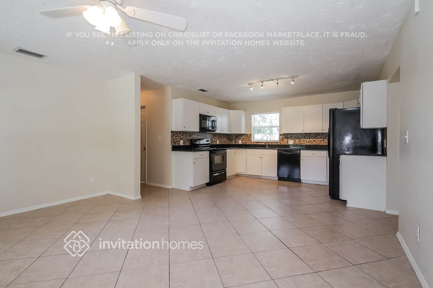 Building Photo - 923 38th St W