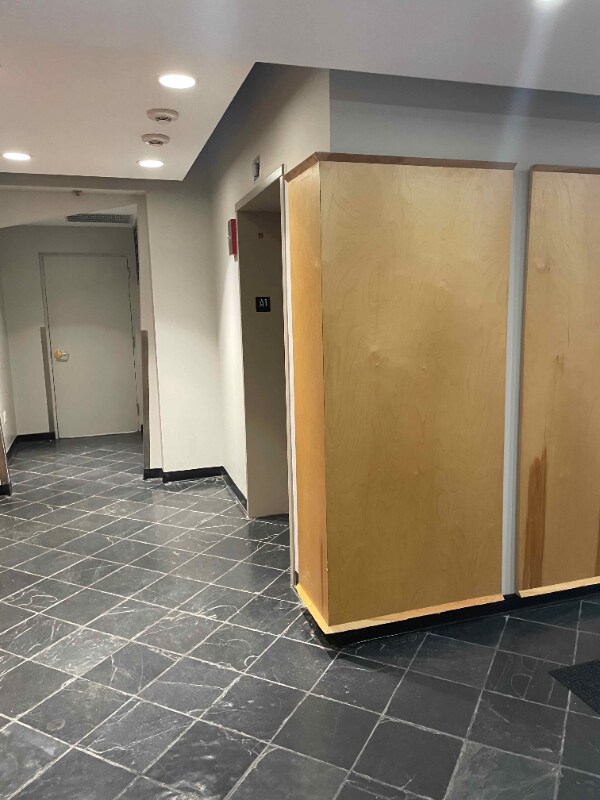 Building Photo - 1155 W Madison St