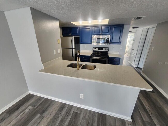 Building Photo - 2745 N Poinciana Blvd