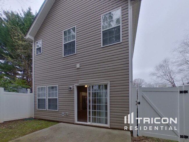 Building Photo - 509 Underhill Ln