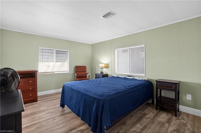 Building Photo - 125 Kim Dr