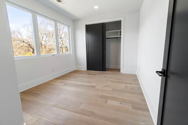 Building Photo - 3519 Avalon Ave