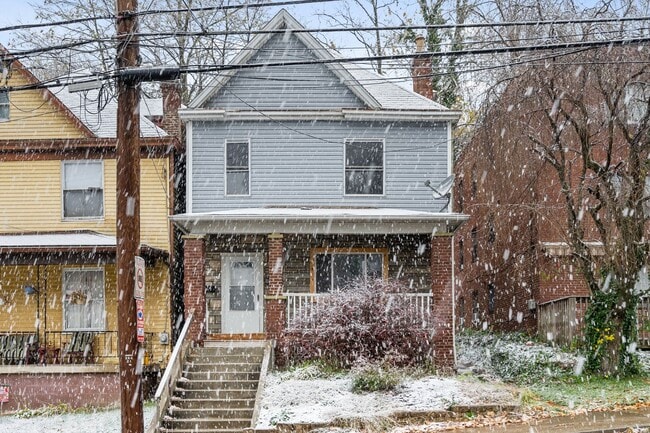 Building Photo - 410 Lorenz Ave