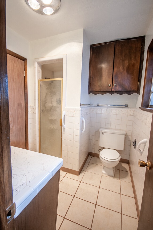 Building Photo - 1321 Piedmont Dr