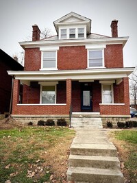 Building Photo - 356 E 20th Ave