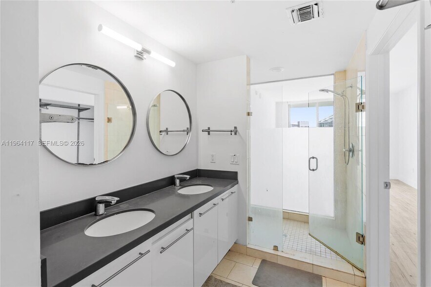 Building Photo - 90 SW 3rd St