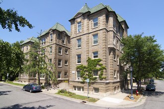 Building Photo - 900 Summit