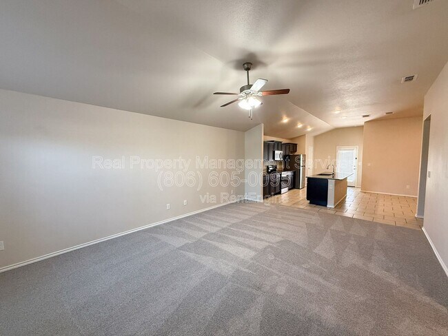 Building Photo - 14309 Vernon Ave