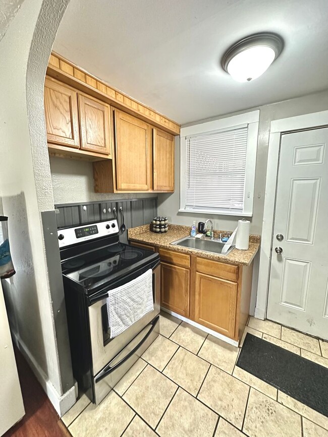 Building Photo - Cozy 1 Bed, 1 Bath Apartment in Swissvale ...