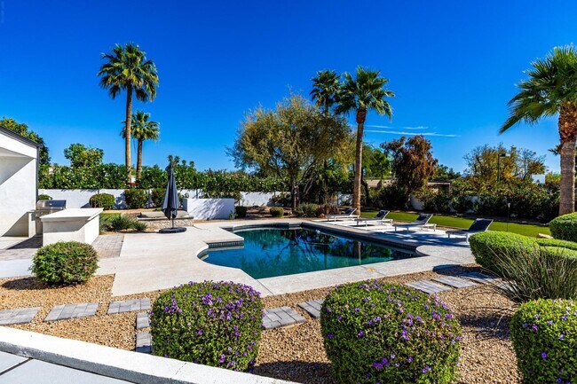 Building Photo - 9917 N 52nd St