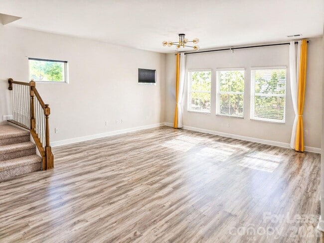 Building Photo - 2019 Red Ash Dr