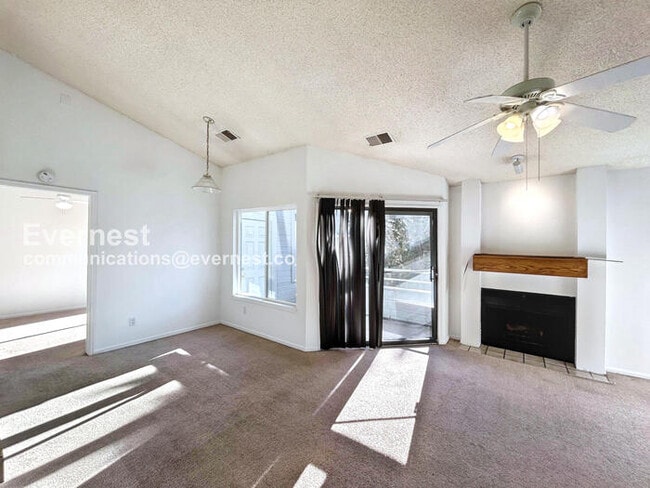 Building Photo - 3700 Iguana Dr