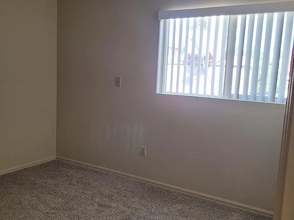 Building Photo - 1247 Holland Park Blvd