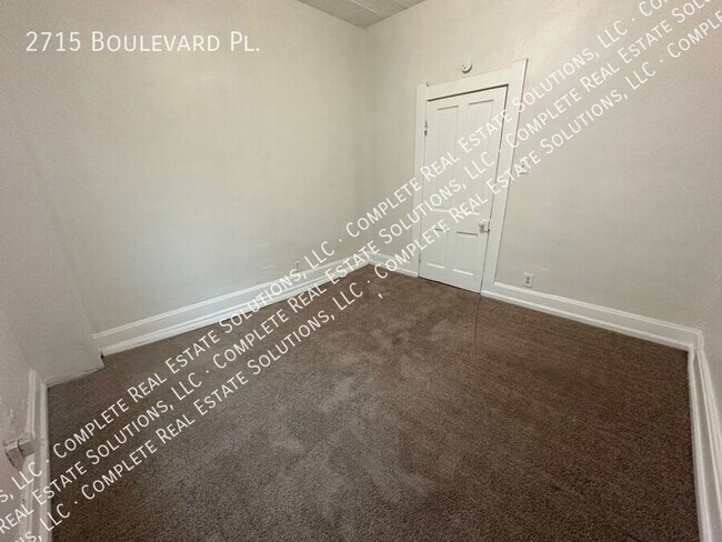 Building Photo - 2715 Boulevard Pl