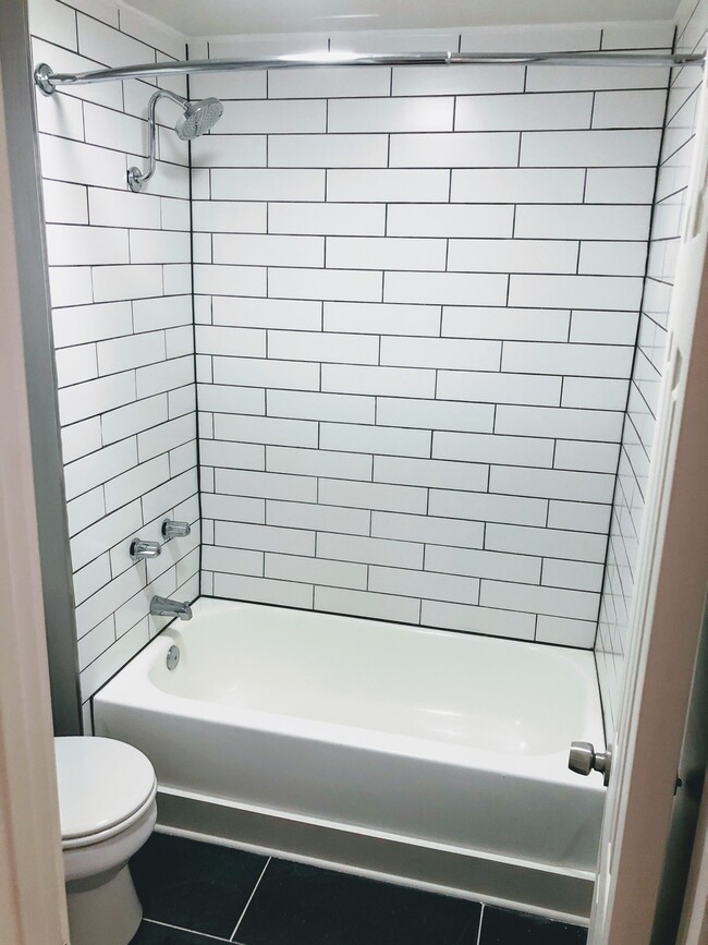 Building Photo - 1560 Juniper St