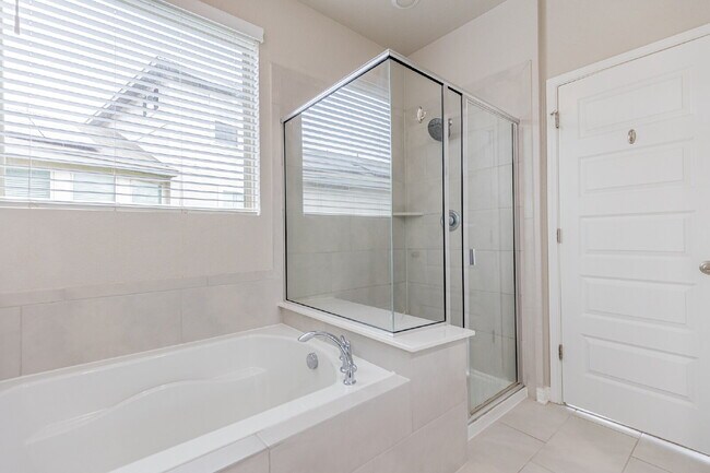 Building Photo - 6631 Gentry Farm