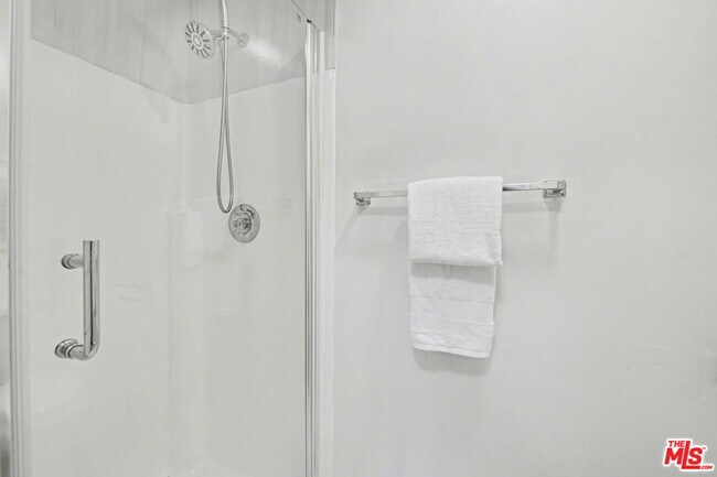 Building Photo - 14850 Hesby St