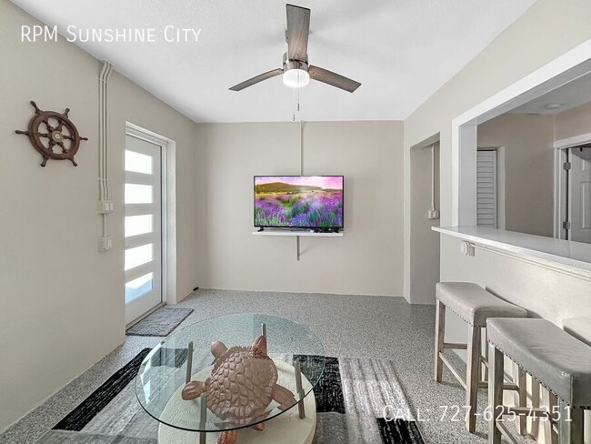 Building Photo - 14135 Palm St