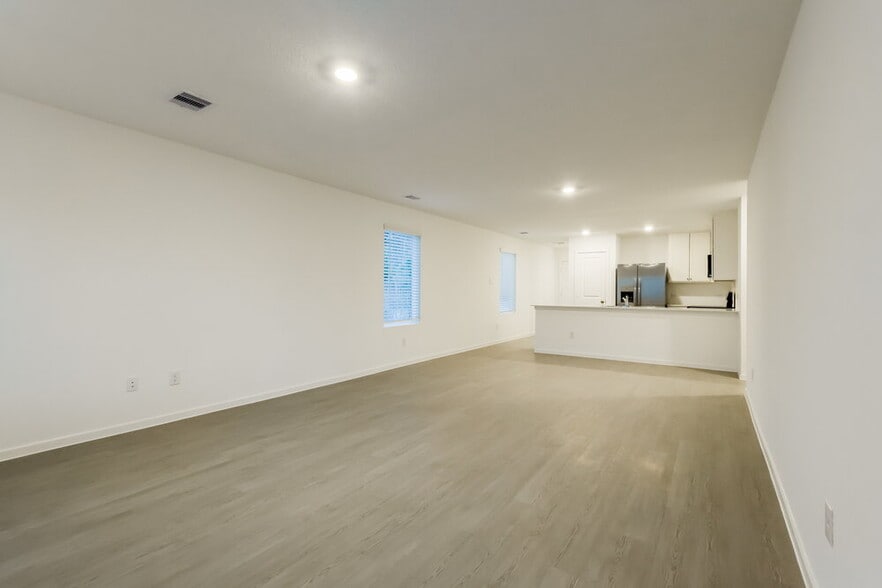 Building Photo - 15242 Abella Dr
