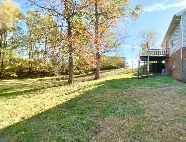Building Photo - 3401 Oak Lawn Dr