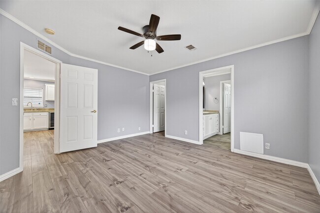 Building Photo - 21447 Sweet Grass Ln