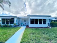 Building Photo - 1182 S Drive Cir