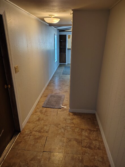 Building Photo - 120 SE Mink Gln