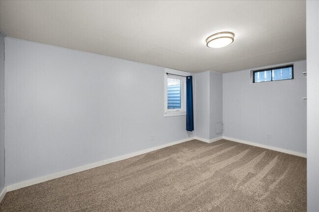 Building Photo - 5629 N Moore St