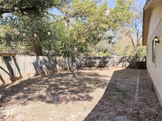 Building Photo - 11910 Stout Oak Trail