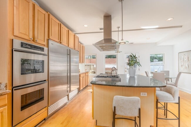 Building Photo - 1683 35th St NW