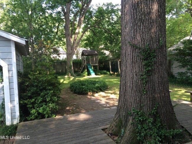 Building Photo - 4056 Redwing Ave