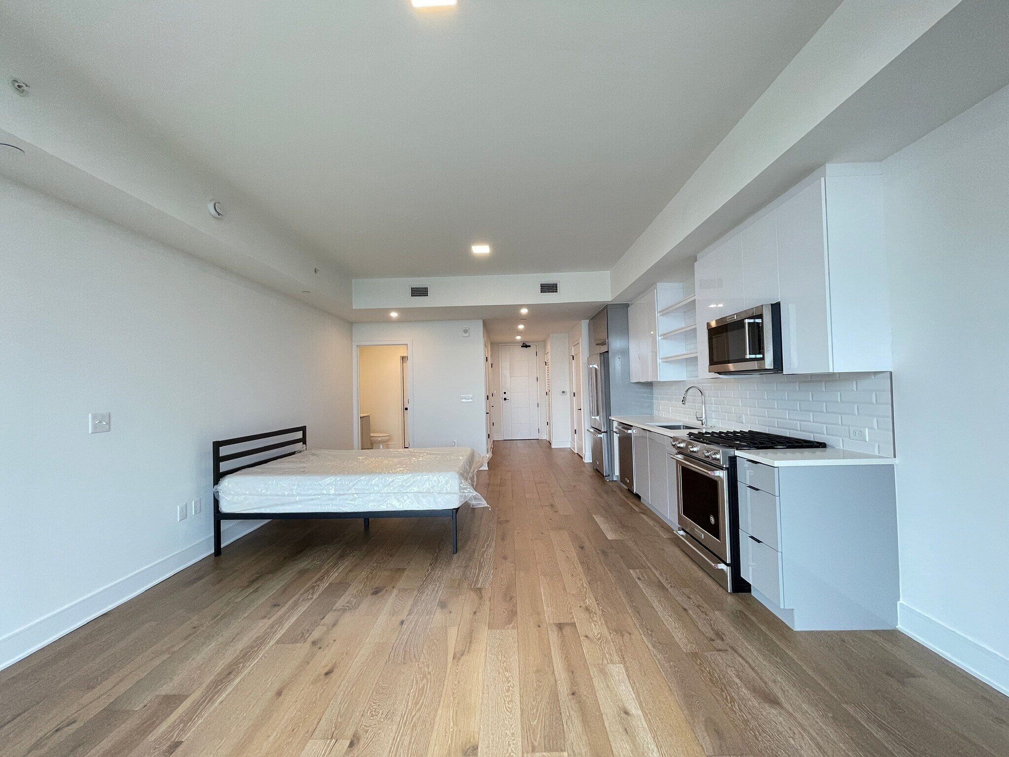 Building Photo - 788 W Marietta St NW