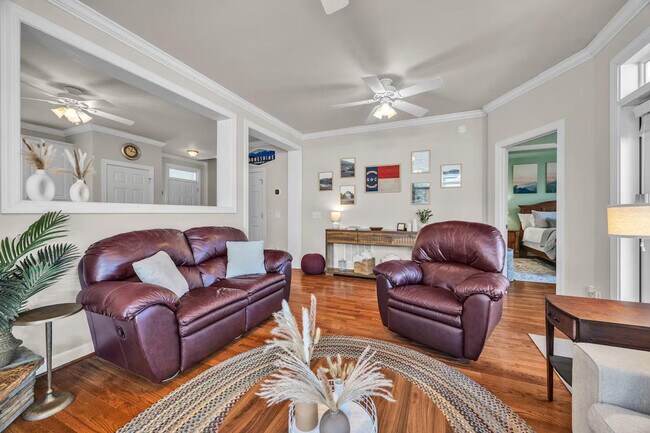 Building Photo - 270 Creatwood Trail