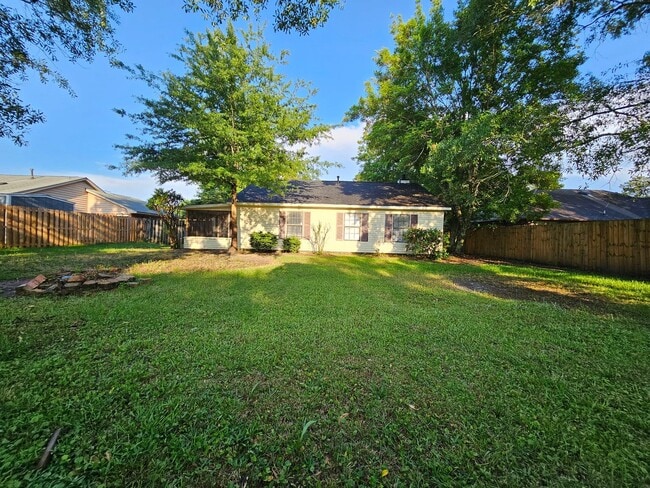 Building Photo - Charming 3 Bedroom 2 Bathroom home in Pooler!