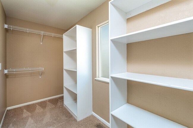 Building Photo - Single Family Home for Rent in the Northgate Area