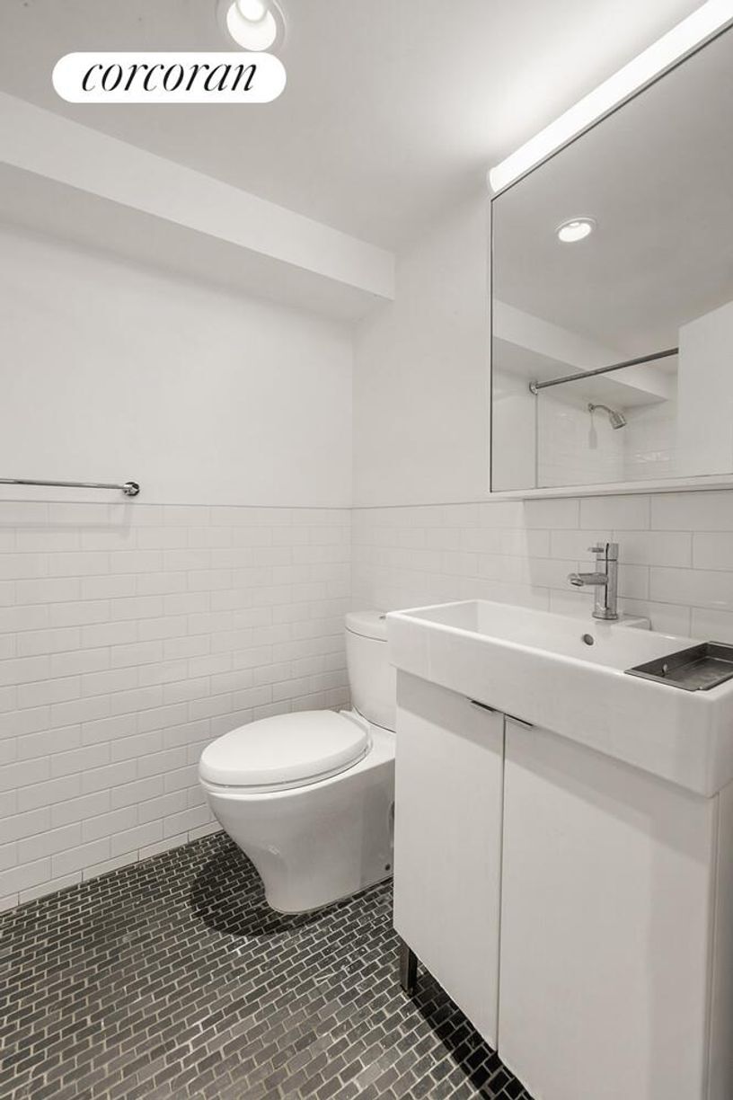 Building Photo - 419 17th St