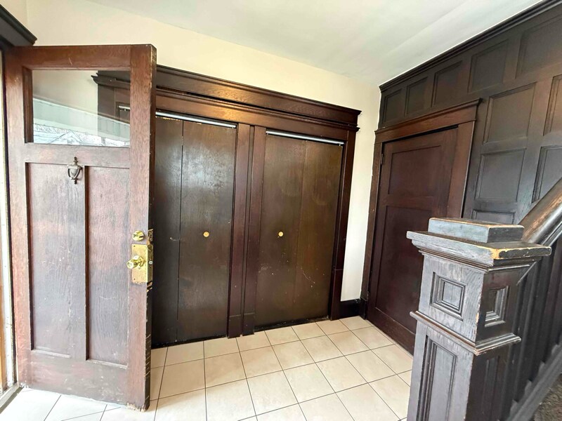 Building Photo - 505 6th St NE